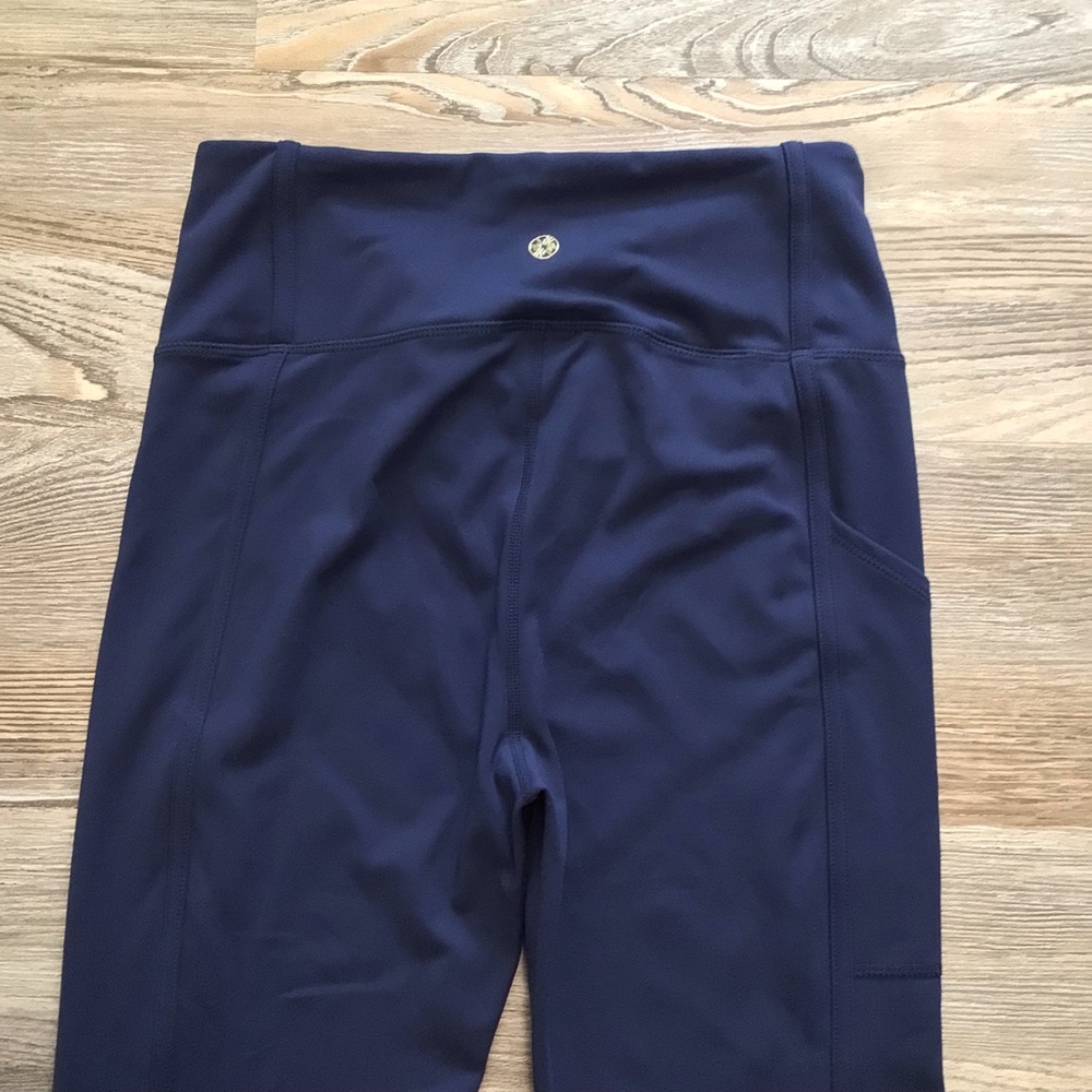 Lilly Pulitzer Luxletic Navy 26” Weekender High Rise Leggings Medium - Picture 8 of 16